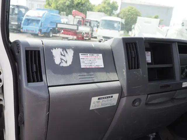 いすゞ エルフ TKG-NHS85AN(4WD)の写真35