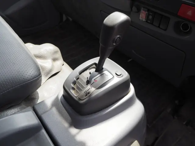 いすゞ エルフ TPG-NPR85AN(2WD)の写真44