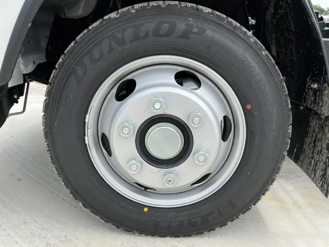 いすゞ エルフ 2TG-NPR88AM(2WD)の写真20