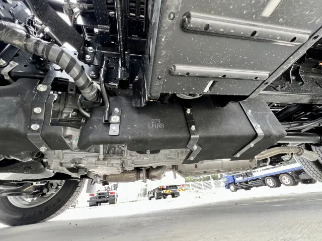 いすゞ エルフ 2TG-NPR88AM(2WD)の写真31