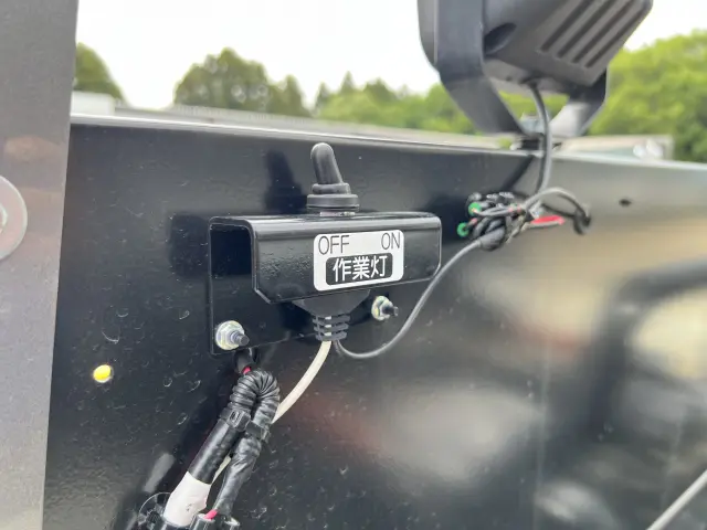 いすゞ エルフ 2TG-NPR88AM(2WD)の写真35