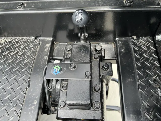 いすゞ エルフ 2TG-NPR88AM(2WD)の写真36