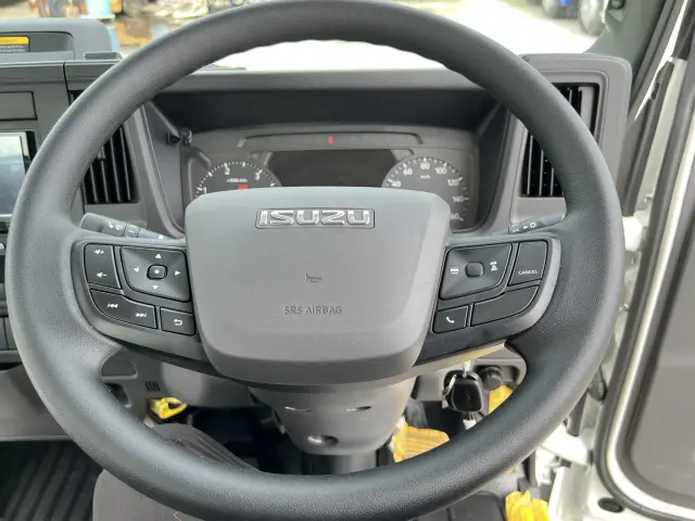 いすゞ エルフ 2TG-NPR88AM(2WD)の写真39