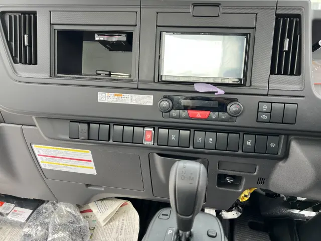 いすゞ エルフ 2TG-NPR88AM(2WD)の写真40