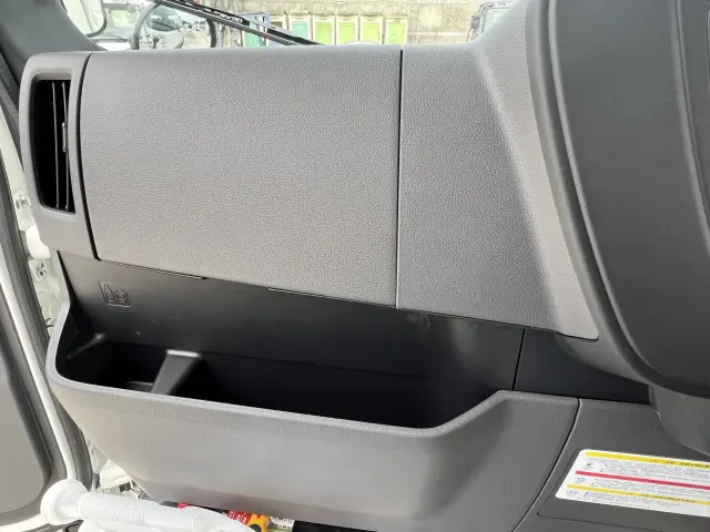 いすゞ エルフ 2TG-NPR88AM(2WD)の写真47