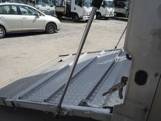いすゞ エルフ KK-NPR75PR(2WD)の写真21