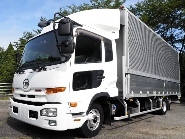 UD コンドル TKG-MK38C(2WD)の写真1