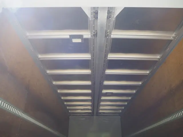 UD コンドル TKG-MK38C(2WD)の写真26