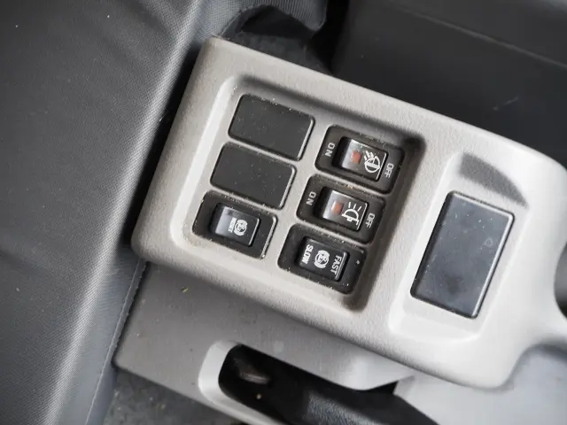 UD コンドル TKG-MK38C(2WD)の写真45