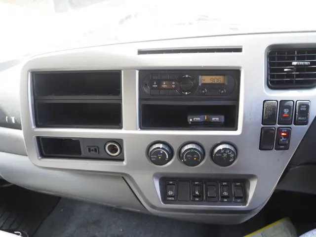 UD コンドル TKG-MK38C(2WD)の写真46