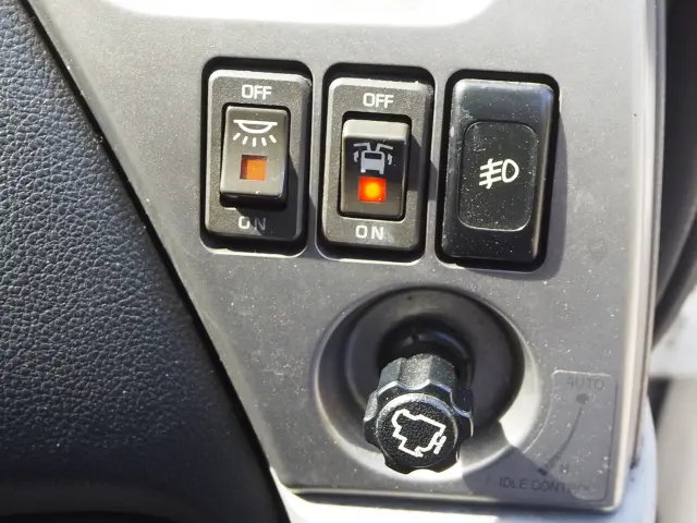 UD コンドル TKG-MK38C(2WD)の写真48