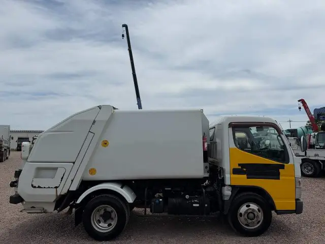 三菱 キャンター TKG-FEA50(2WD)の写真4