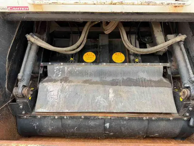 三菱 キャンター TKG-FEA50(2WD)の写真15