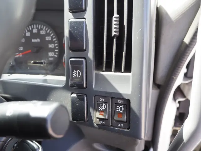 いすゞ フォワード TKG-FRR90S2(2WD)の写真48