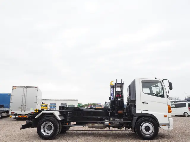 日野 レンジャー LKG-FJ7JGAA(2WD)の写真6