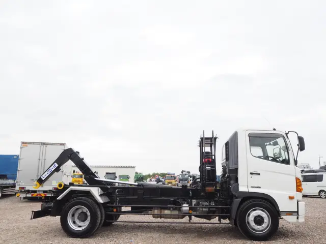 日野 レンジャー LKG-FJ7JGAA(2WD)の写真9