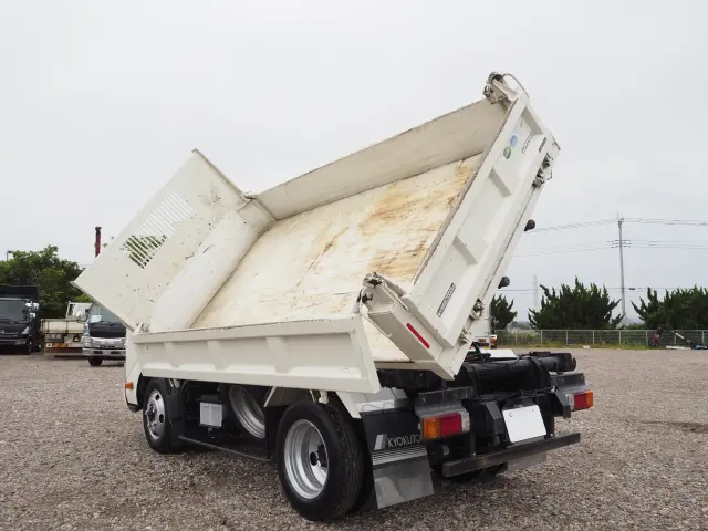 トヨタ ダイナ TKG-XZU675D(4WD)の写真3
