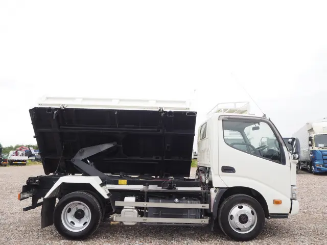 トヨタ ダイナ TKG-XZU675D(4WD)の写真6