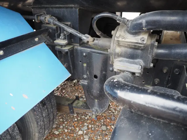 いすゞ エルフ BKG-NKR85AN(2WD)の写真14