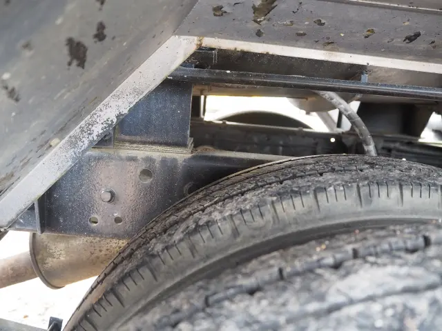 いすゞ エルフ BKG-NKR85AN(2WD)の写真18