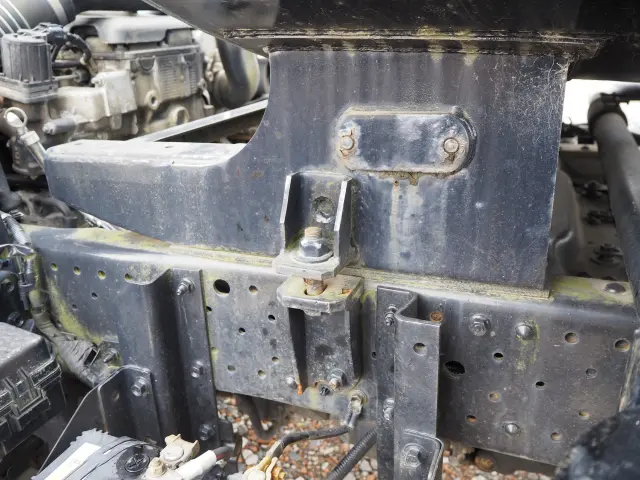 いすゞ エルフ BKG-NKR85AN(2WD)の写真30