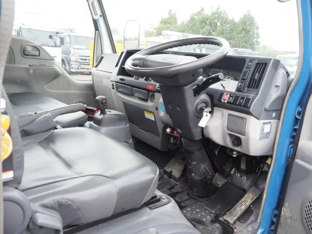 いすゞ エルフ BKG-NKR85AN(2WD)の写真42