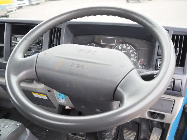 いすゞ エルフ BKG-NKR85AN(2WD)の写真45