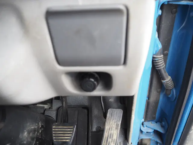 いすゞ エルフ BKG-NKR85AN(2WD)の写真49
