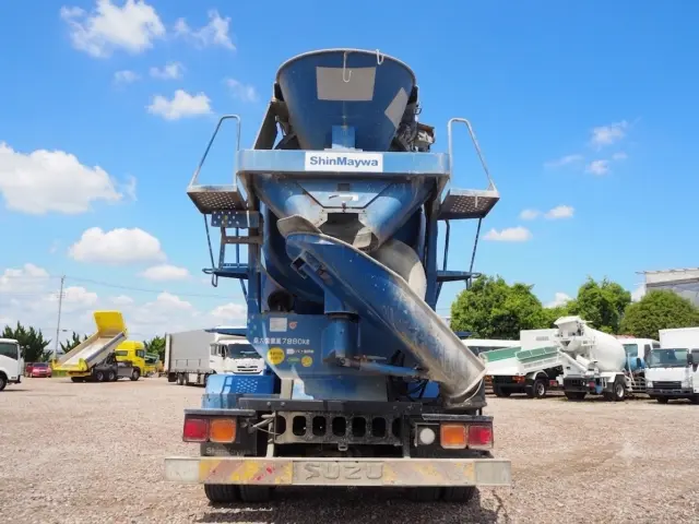いすゞ フォワード LKG-FTR90S2(2WD)の写真4