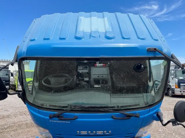 いすゞ フォワード LKG-FTR90S2(2WD)の写真9