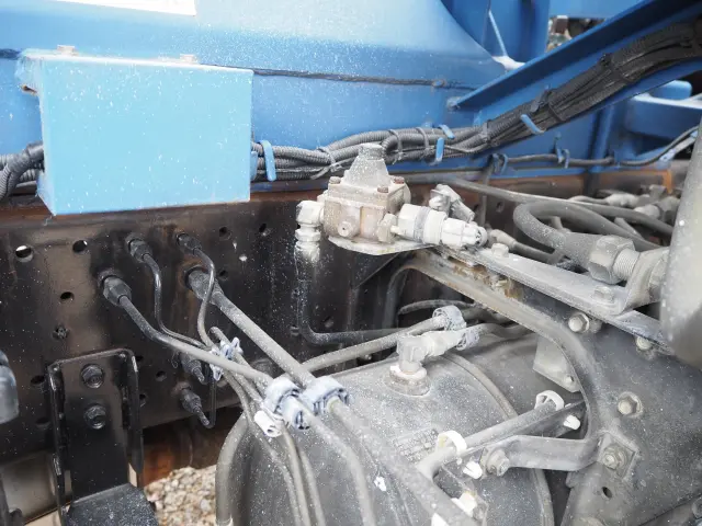 いすゞ フォワード LKG-FTR90S2(2WD)の写真14
