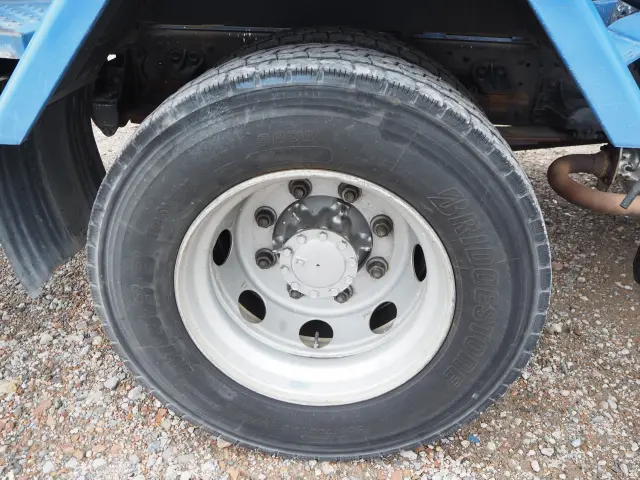 いすゞ フォワード LKG-FTR90S2(2WD)の写真16