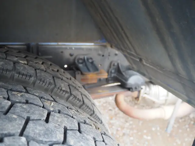 いすゞ フォワード LKG-FTR90S2(2WD)の写真18
