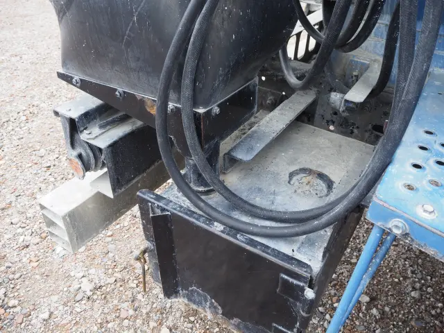 いすゞ フォワード LKG-FTR90S2(2WD)の写真22