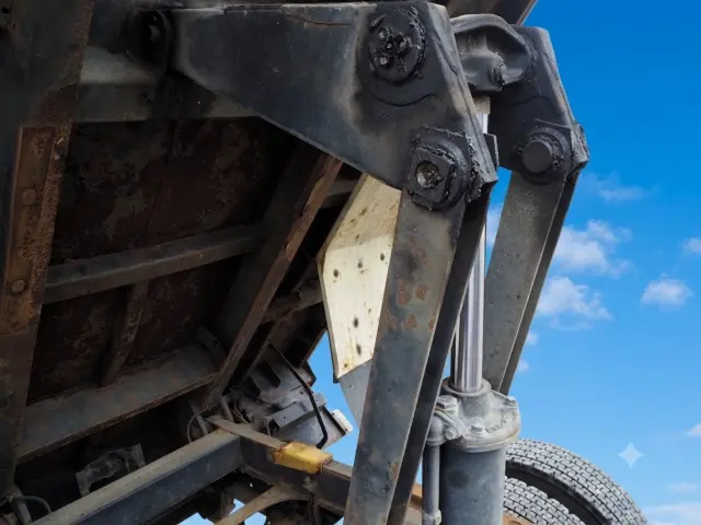 いすゞ フォワード TKG-FRR90S1(2WD)の写真9
