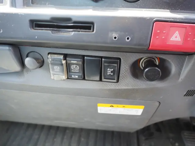 いすゞ エルフ PDG-NPR75N(2WD)の写真48