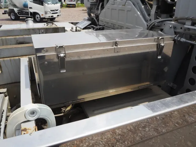 UD クオン QKG-CW5XL(6x4)の写真14