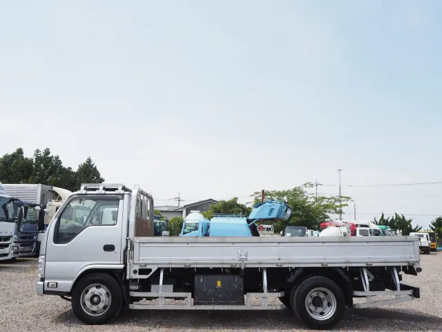 いすゞ エルフ 2RG-NKR88R(2WD)の写真2