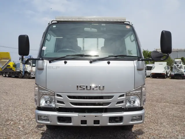 いすゞ エルフ 2RG-NKR88R(2WD)の写真8