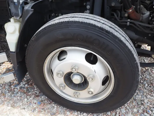 いすゞ エルフ 2RG-NKR88R(2WD)の写真13