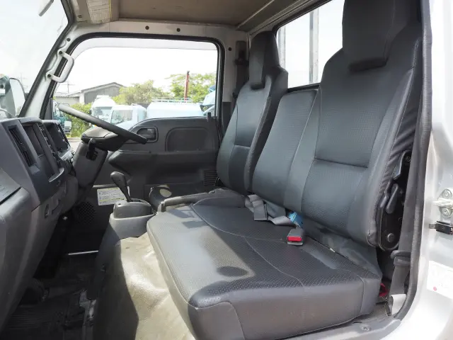 いすゞ エルフ 2RG-NKR88R(2WD)の写真39