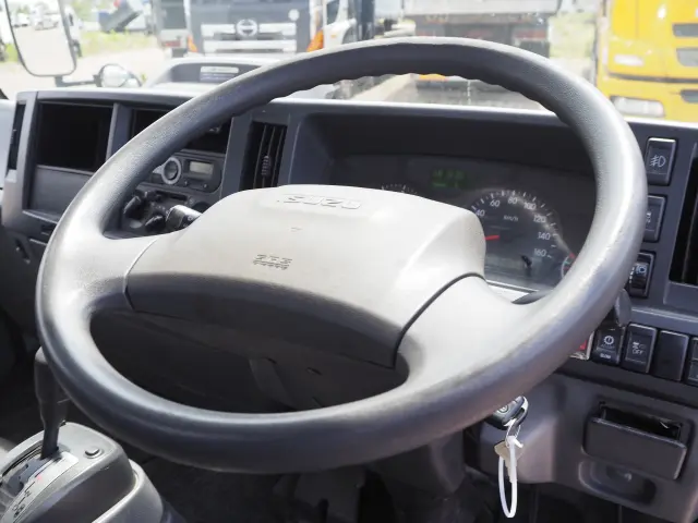 いすゞ エルフ 2RG-NKR88R(2WD)の写真43