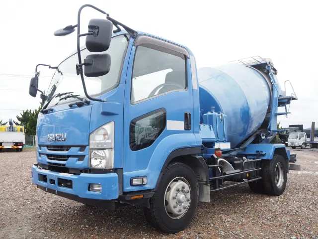 いすゞ フォワード LKG-FTR90S2(2WD)の写真1