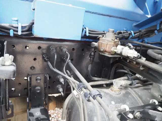 いすゞ フォワード LKG-FTR90S2(2WD)の写真12