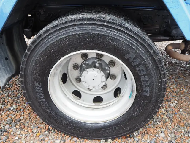 いすゞ フォワード LKG-FTR90S2(2WD)の写真14