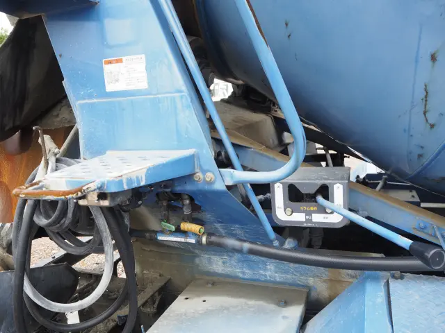 いすゞ フォワード LKG-FTR90S2(2WD)の写真16
