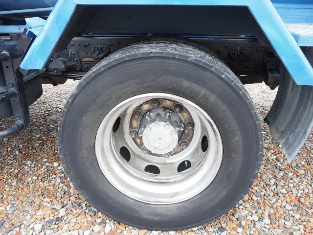 いすゞ フォワード LKG-FTR90S2(2WD)の写真33