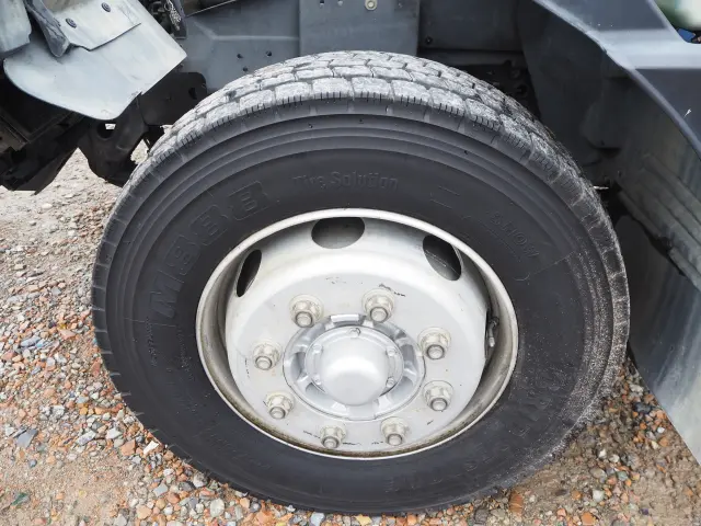 いすゞ フォワード LKG-FTR90S2(2WD)の写真37