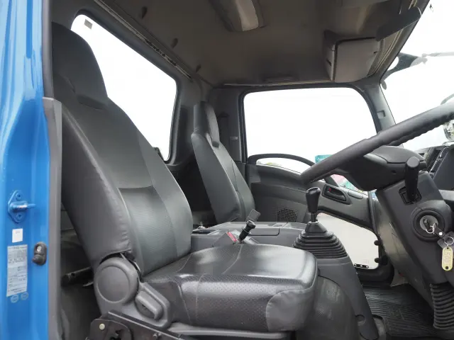 いすゞ フォワード LKG-FTR90S2(2WD)の写真41