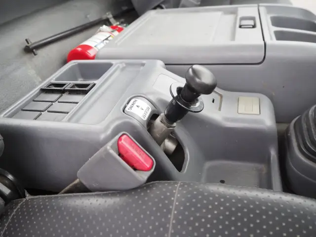 いすゞ フォワード LKG-FTR90S2(2WD)の写真45